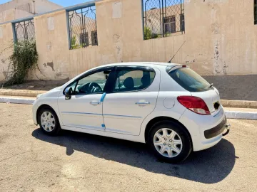 Peugeot 207 2013 Plus 9