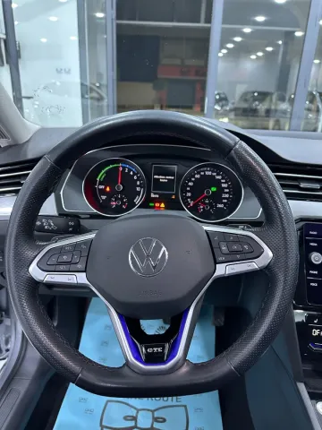Volkswagen Passat 2021 GTE 25
