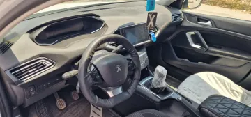 Peugeot 308 2020 4