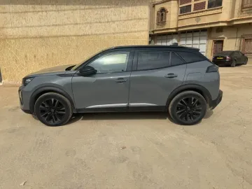 Peugeot 2008 2024 GT 10