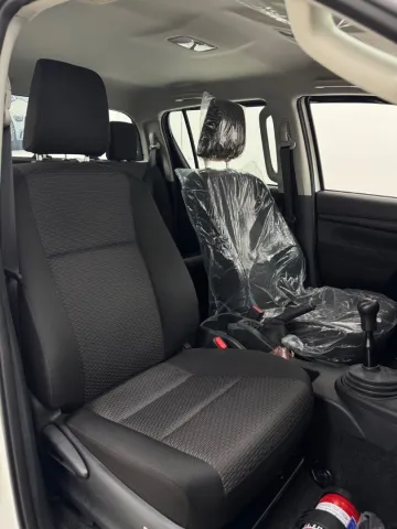 Toyota Hilux 4x4 2025 8