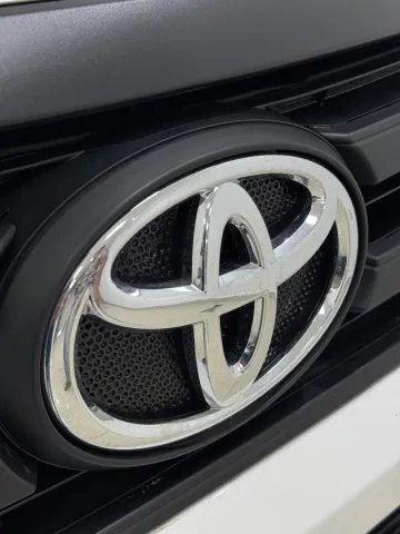 Toyota Hilux 4x4 2025 4