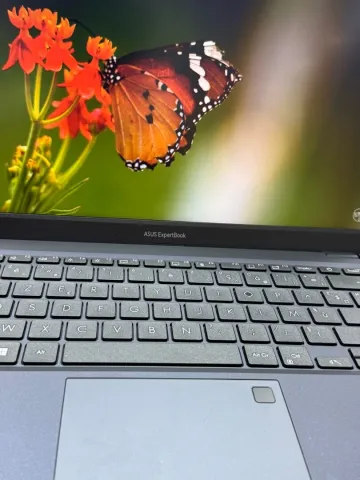 Asus expertbook 6