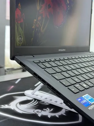 Asus expertbook 2