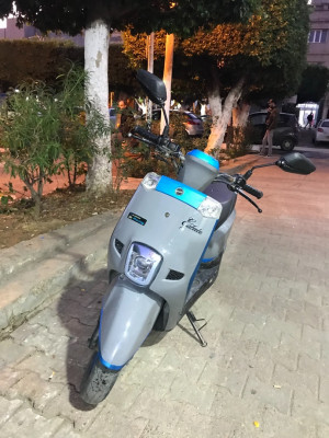 motos-scooters-vms-cuxi-1-estate-2020-baba-hassen-alger-algerie