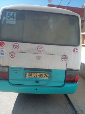 bus-كواستر-طويوطا-2006-oued-zenati-guelma-algerie