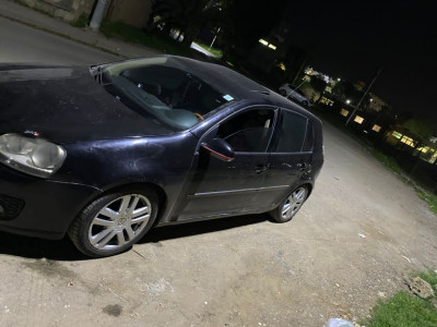 average-sedan-volkswagen-golf-5-2005-carat-lakhdaria-bouira-algeria