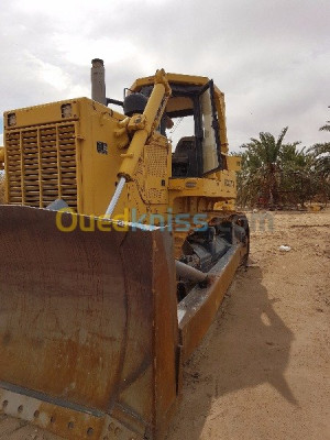 el-oued-algerie-engin-bulldozer-peng-pu-pd320-2010