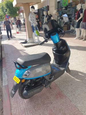 motos-scooters-cuxi-estate-2023-larbaa-blida-algerie