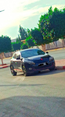 moyenne-berline-renault-megane-3-2014-es-senia-oran-algerie