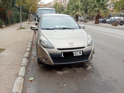 voitures-renault-clio-3-2011-setif-algerie