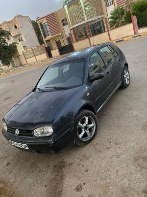 moyenne-berline-volkswagen-golf-4-2003-el-oued-algerie