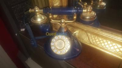 Téléphone vintage bleu