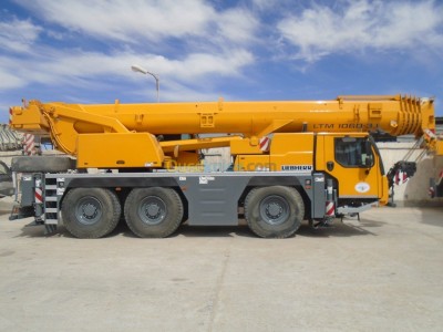 ورقلة-حاسي-مسعود-الجزائر-بناء-و-أشغال-location-grue-mobile-30t-jusqu-à-400