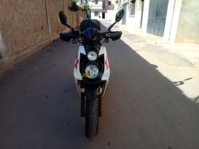 ain-defla-algerie-motos-scooters-okinoi-bws-2017