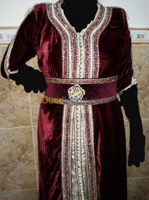 algiers-douera-algeria-traditional-clothes-caftan-marocain