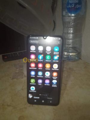 blida-algerie-smartphones-samsung-galaxy-m30