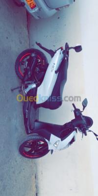 tipaza-cherchell-algerie-motos-scooters-sym-hd2-2015