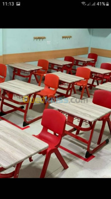 Chaise et table d'enfant crèche école