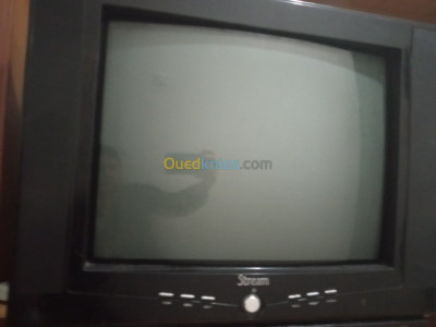 algiers-bab-ezzouar-algeria-crt-téléviseur-stream