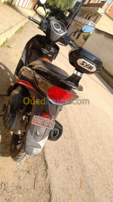 tipaza-nador-algerie-motos-scooters-sym-st-2017