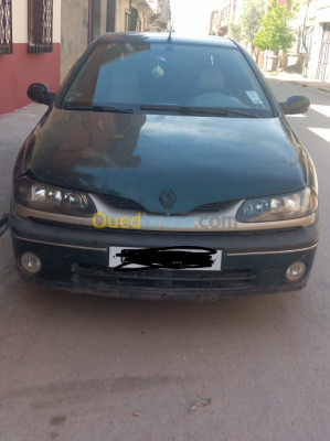 معسكر-المحمدية-الجزائر-صالون-سيدان-renault-laguna-1-1998