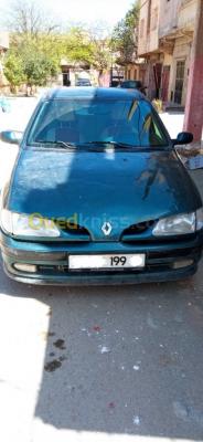 تيارت-الجزائر-سيارة-صغيرة-renault-megane-1-1999