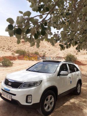 el-bayadh-algerie-tout-terrain-suv-kia-sorento-premium-7-places-2015