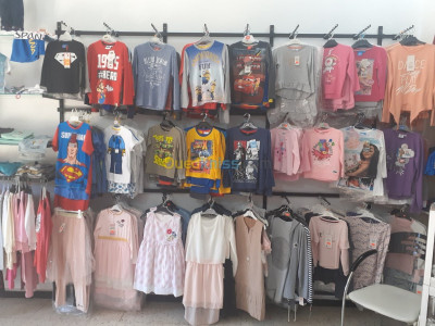 oran-algerie-autre-lot-de-vêtements-enfants
