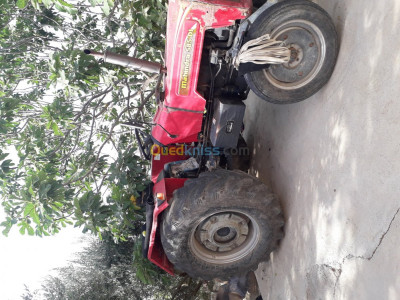 bejaia-beni-maouche-algerie-tracteurs-mahindra-585-2011