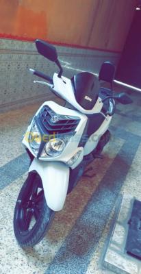 blida-beni-tamou-algerie-motos-scooters-sym-200-2012