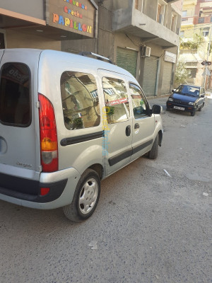 tizi-ouzou-draa-ben-khedda-algerie-commerciale-renault-kangoo-2005