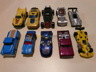 10 voitures Hot Wheels pour collection