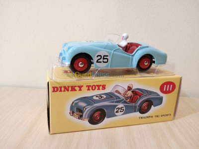 Voiture DINKY TOYS TRIUMPH TR2 SPORTS 