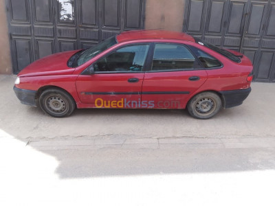 تيزي-وزو-بني-دوالة-الجزائر-صالون-سيدان-renault-laguna-1-1997