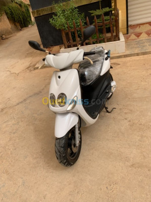 relizane-algerie-motos-scooters-yamaha-ouvveto-ovveto-2015