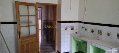 appartement-vente-f3-bouira-sour-el-ghouzlane-algerie