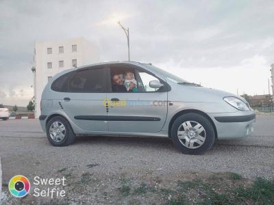 قالمة-وادي-الزناتي-الجزائر-سيارة-صالون-عائلية-renault-scenic-2003