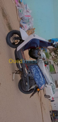 oran-algerie-motos-scooters-vms-cuxi-2018