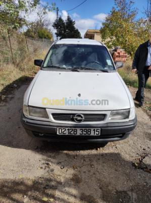 tizi-ouzou-draa-ben-khedda-algeria-average-sedan-opel-astra-1998