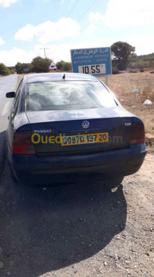 saida-algerie-grande-berline-volkswagen-passat-1997