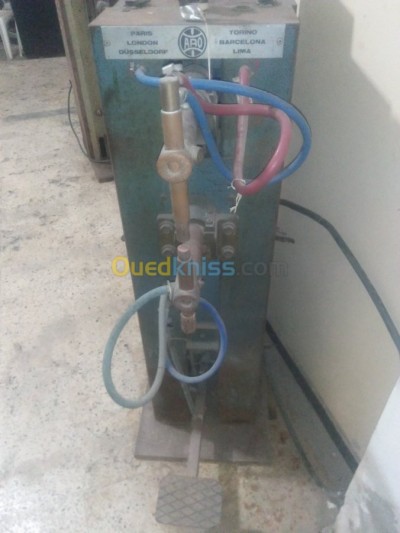 الجزائر-برج-البحري-صناعة-و-تصنيع-soudeuse-par-point