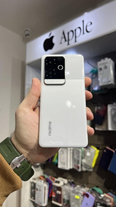 REALME GT 6 12/256GB NEUF