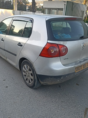 سيدان-متوسطة-volkswagen-golf-5-2005-carat-تيزي-وزو-الجزائر