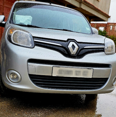 voitures-renault-kangoo-2021-chlef-algerie