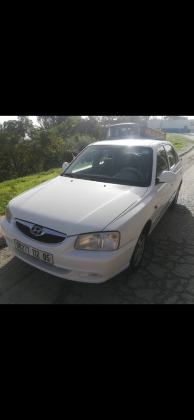 voitures-hyundai-accent-2012-gls-batna-algerie