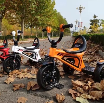 Tricycle à pédale pour enfants avec musique Led