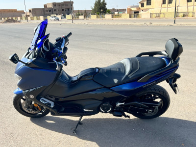 motos-scooters-yamaha-tmax-2018-djelfa-algerie