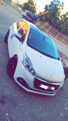 citadine-peugeot-208-2016-gt-line-merouana-batna-algerie