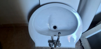 أثاث-الحمام-lavabo-pour-salle-de-bain-بئر-خادم-الجزائر